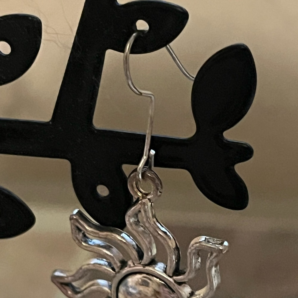 Silver sun earrings - Picture 3 of 3